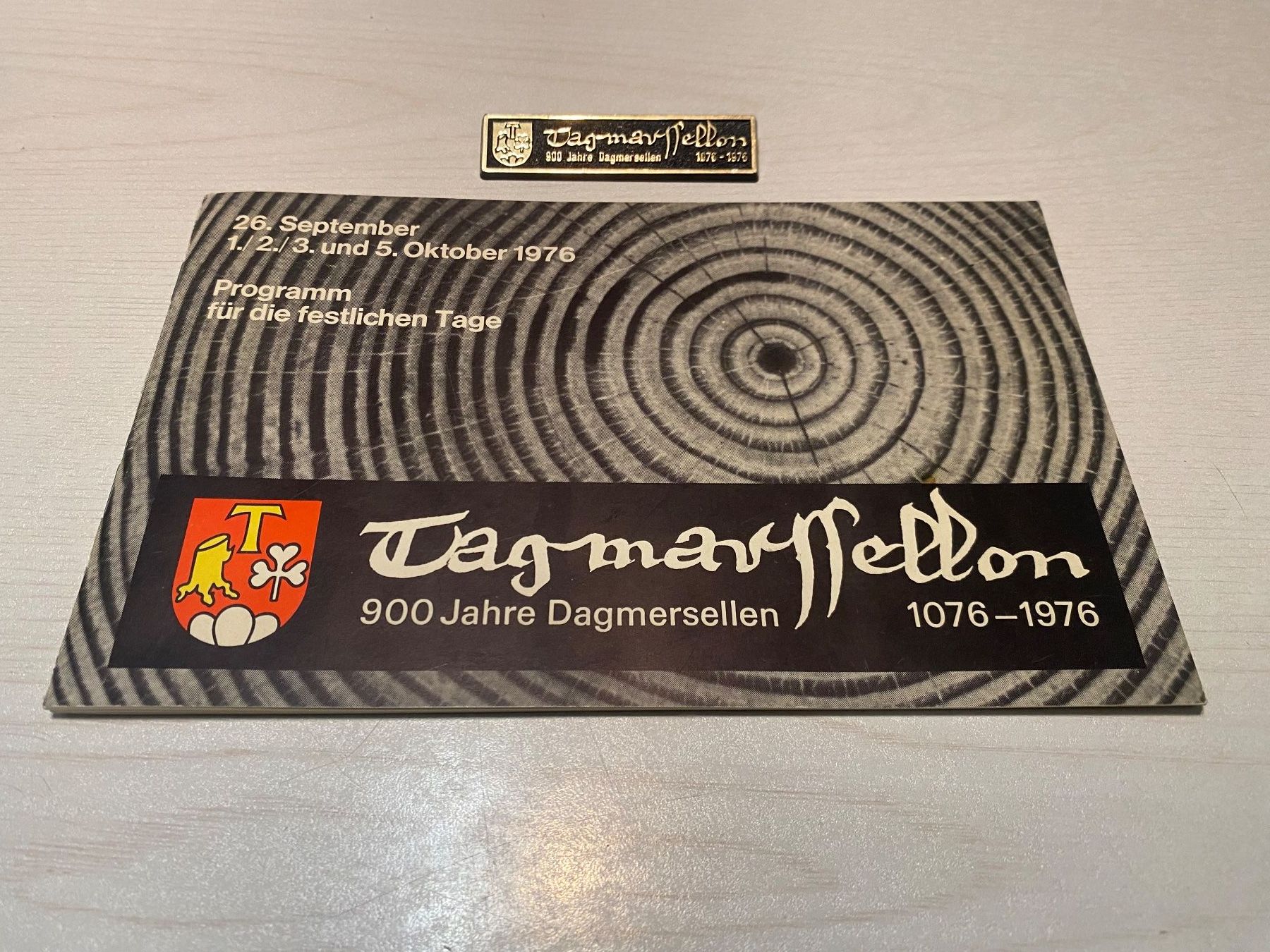 Libri: DAGMERSELLEN 1976 - 900 Jahre - Programm Heft und Abzeichen – Nuovo (secondo la descrizione) da Dagmersellen venduto da Musikexperte06