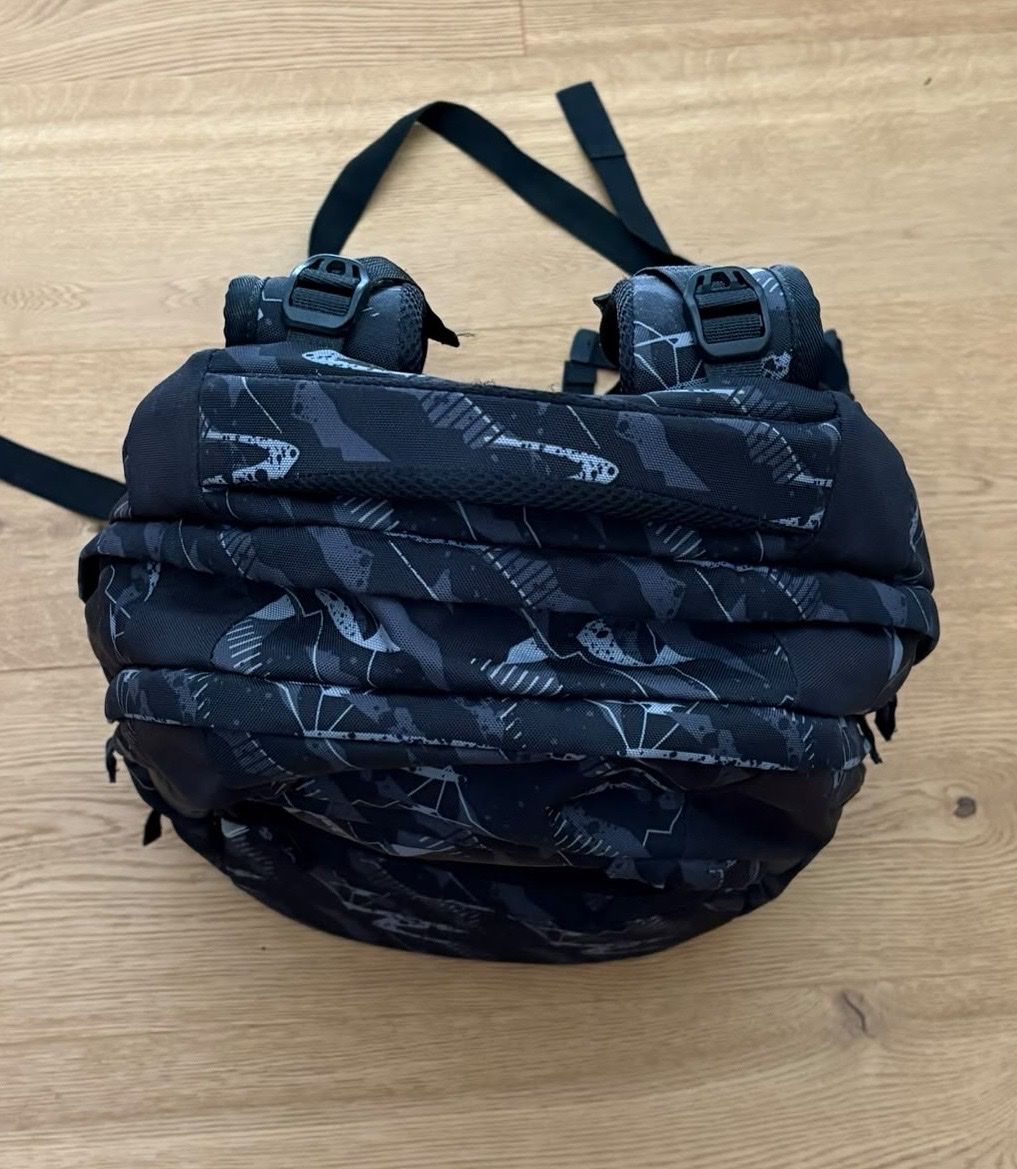 Satch Borse & Zaini: Schulrucksack Satch, wie neu, schwarz/grau – Usato da Baar venduto da TBorek 2