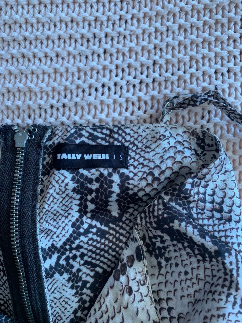 Tally Weijl Camicette, T-shirt & Top: Crop top motif serpent – Usato da Montreux venduto da Iza_81199 2