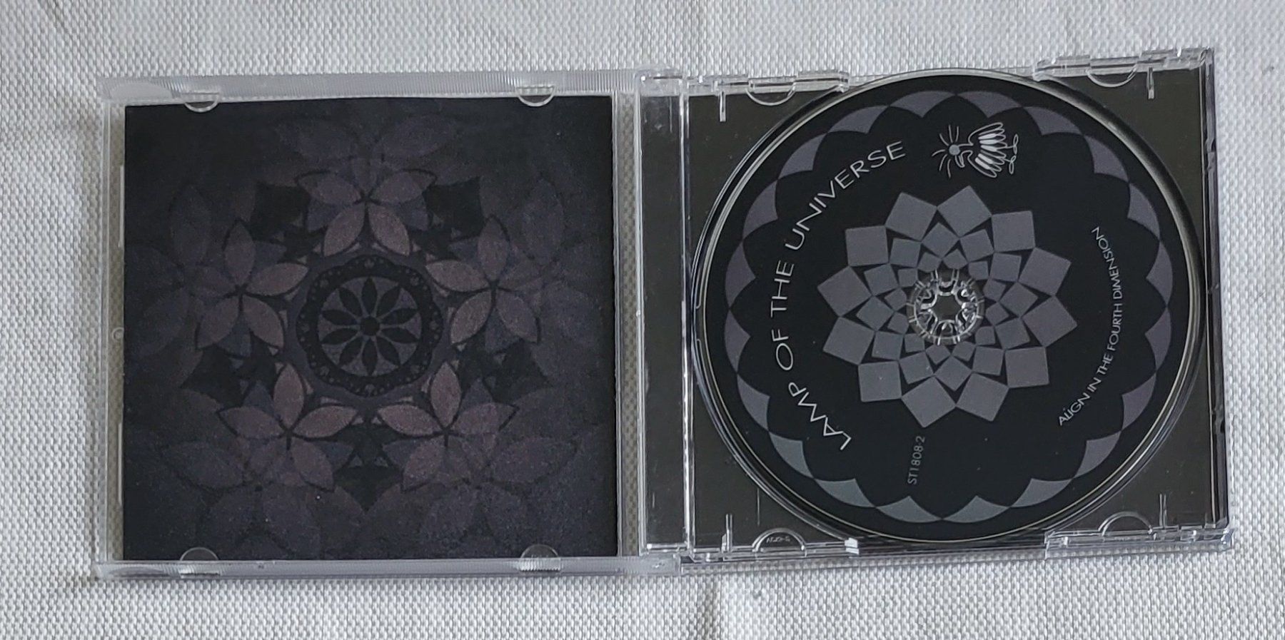 CDs: lamp of the universe – Gebraucht aus Villars-sur-glane von Epsilonhike 2