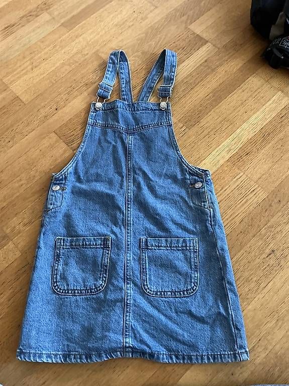 Robes et jupes: Jeanskleid Gr.140 – D'occasion à Wildhaus par Yoursports 1