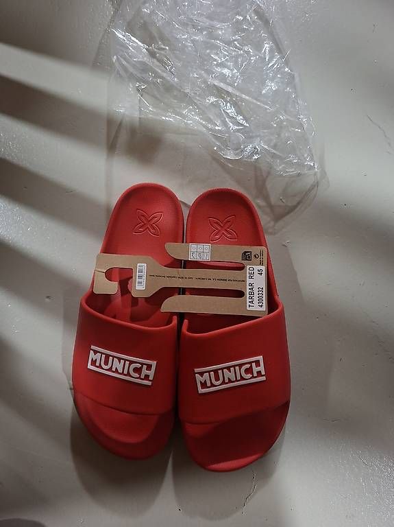 Chaussures hommes: Munich Tarbar 45 rot Adiletten  – D'occasion à heitenried par Jeanmariebou