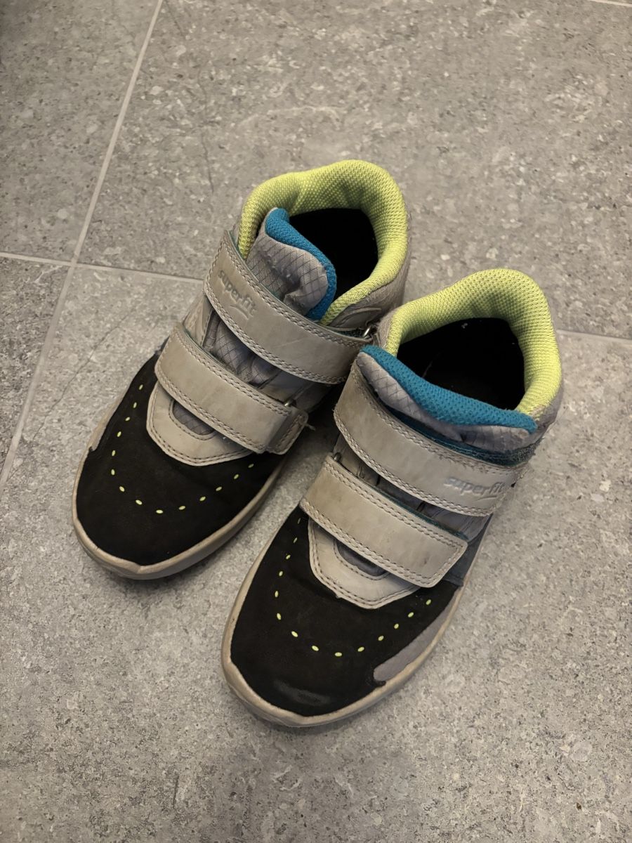 Superfit Chaussures hommes: Super-Fit, Goretex-Sneaker, Gr. 32 – D'occasion à Schönenberg ZH par CorsoBaccarini