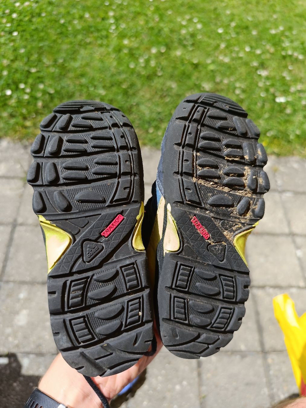 Adidas Chaussures garçon: Adidas Terrex Wanderschuhe, Gr. 25 – D'occasion à Berikon par mezzze 2