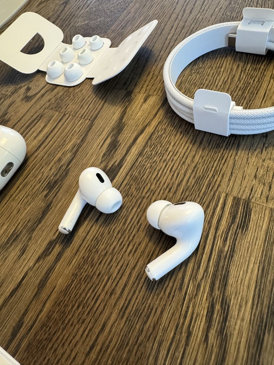Apple Cuffie: Apple AirPods Pro (2. Generation) + Wireless Ladestation  – Usato da Kilchberg ZH venduto da Ignlan 3