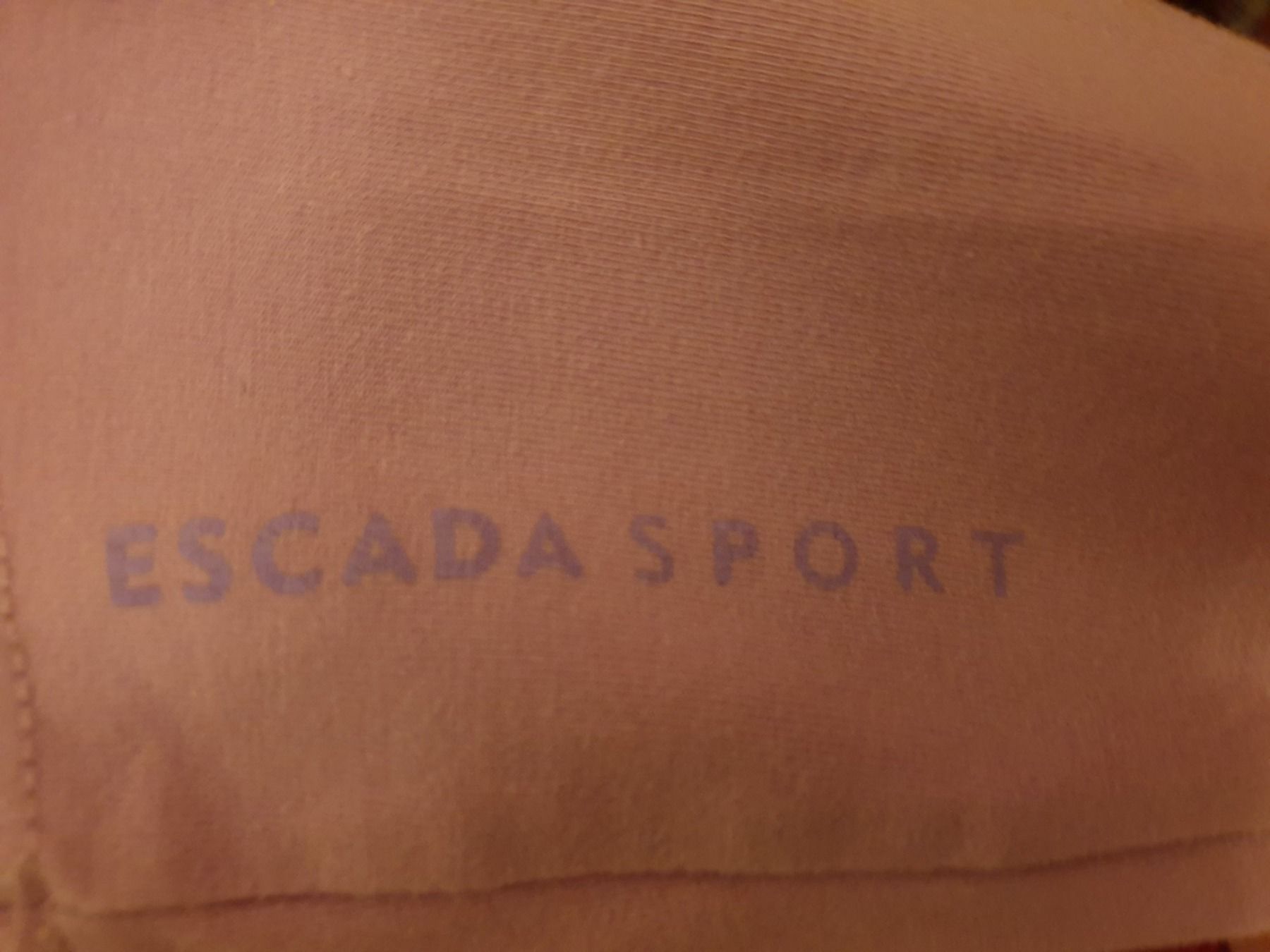 Tops: Escada Sport Top – D'occasion à Zunzgen par ang_x2cl 3