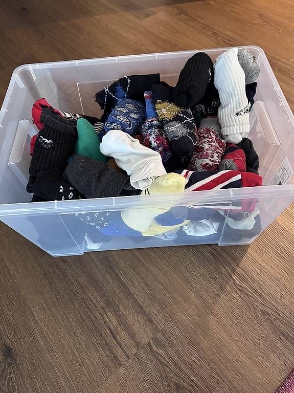 Calze: 97 Socken zum Verkauf – Usato da Zürich venduto da bryananthony