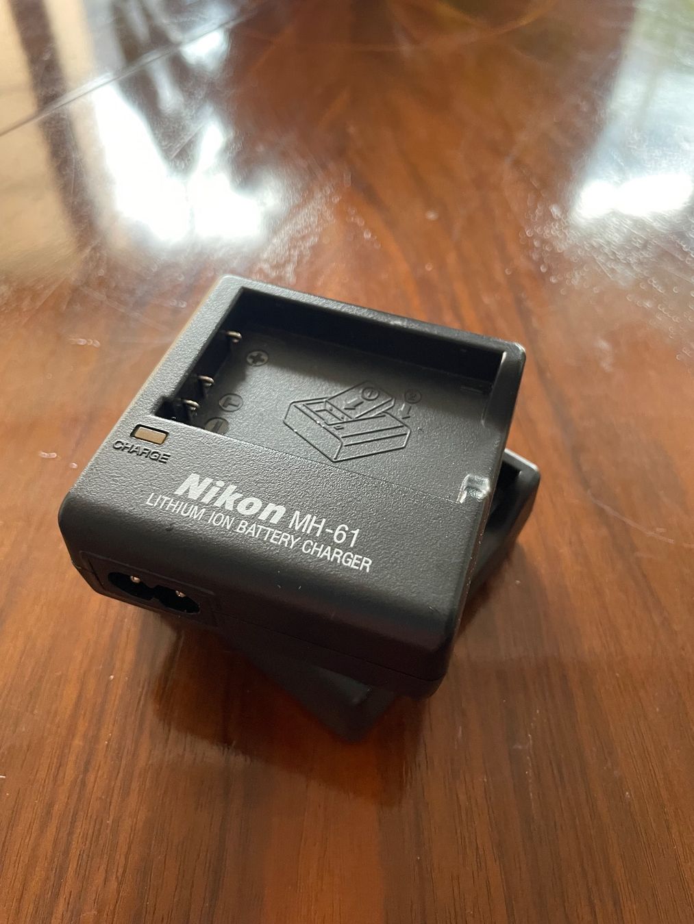 Nikon Sonstiges Zubehör: Nikon MK-61 ladegerät / charger – Gebraucht aus Zürich von Arcana_Fail