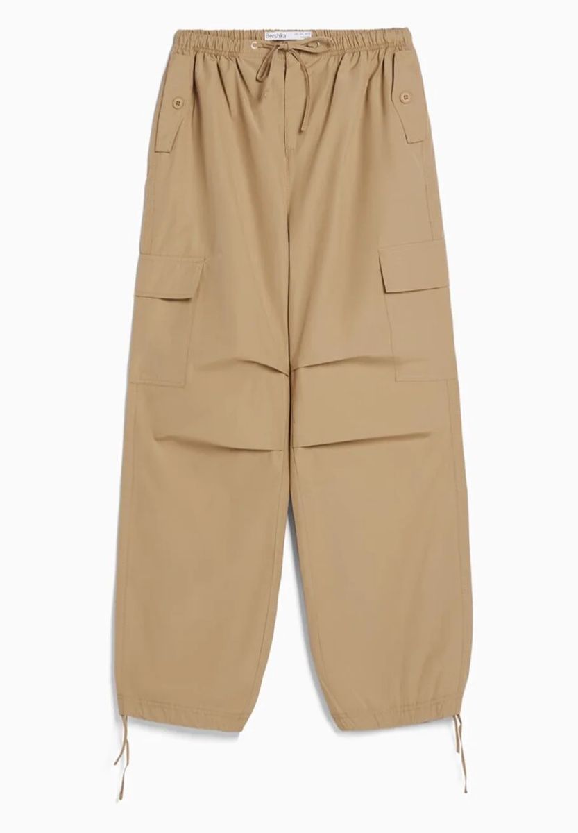 Bershka Pantaloni: Hose Bershka Gr M – Usato da Laupersdorf venduto da Cloludi 2