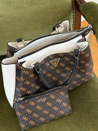 GUESS Tasche Noelle Tote / Shopper - braun/weiss Monogramm