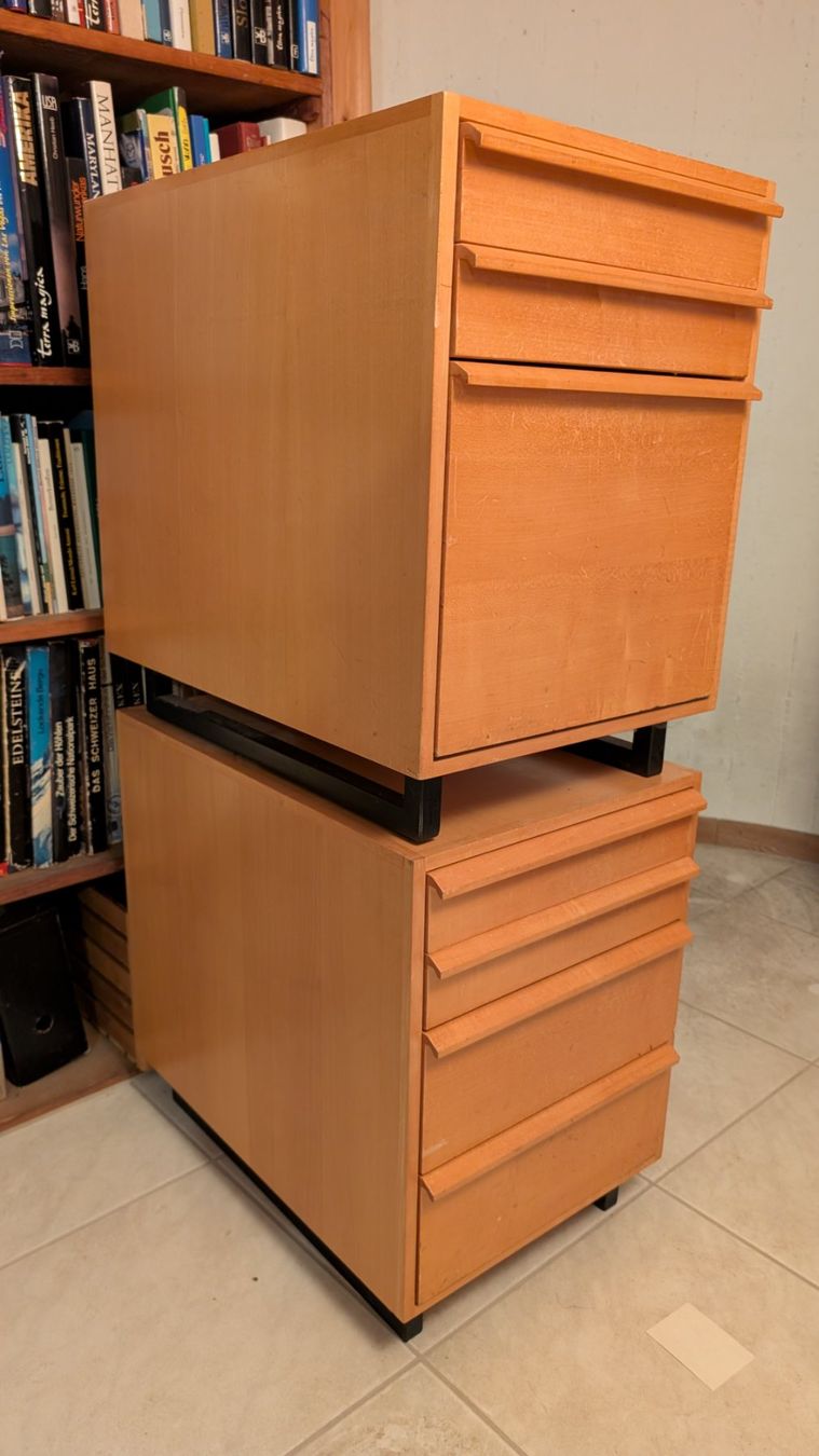 Armadi: Vintage Bürokorpus "Modell 10" Wohnhilfe – Usato da Kastanienbaum venduto da kr.arch