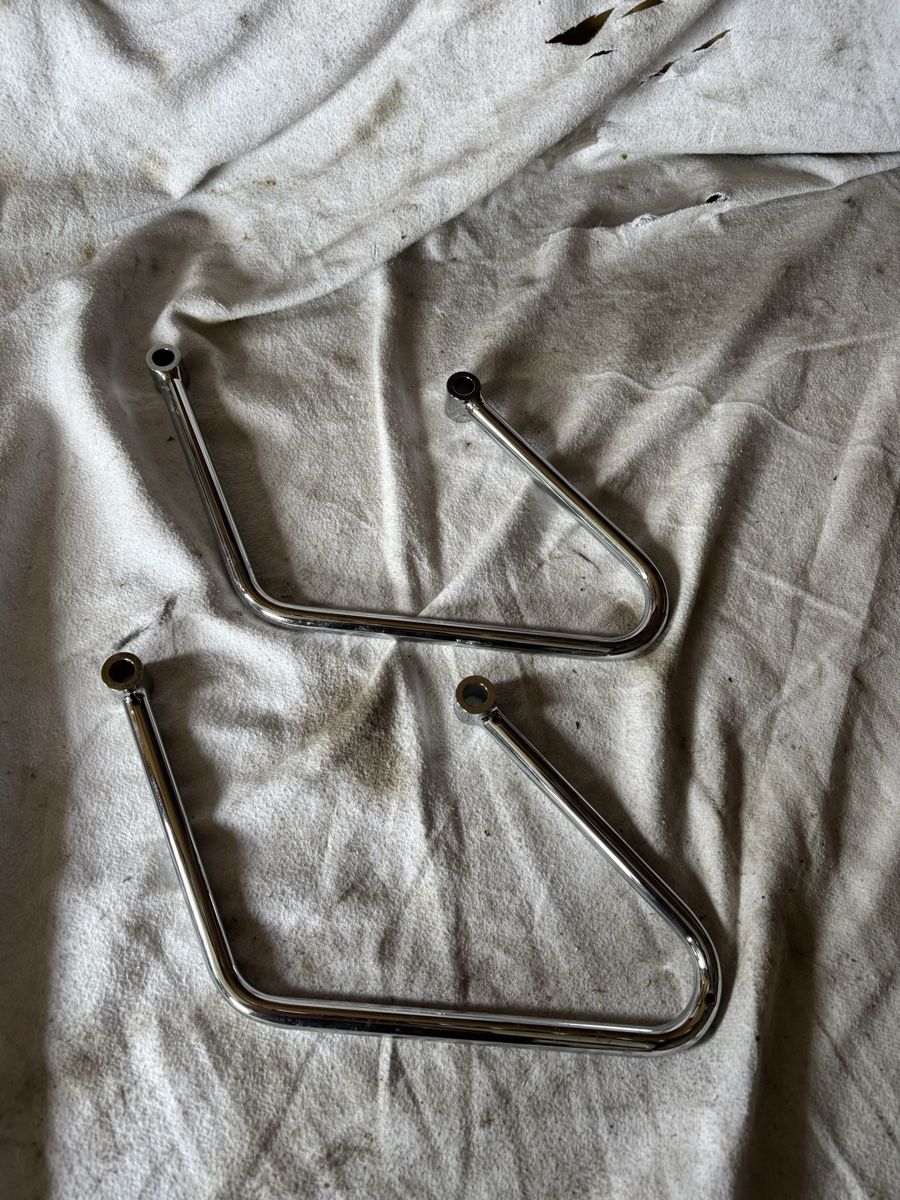 Harley-Davidson Toutes les pièces détachées moto: Harley Davidson Satteltaschenhalter – D'occasion à Schötz par Harley35