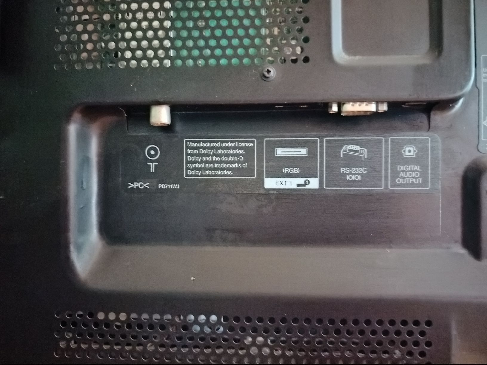 Sharp Televisori: Sharp AQUOS (Modell LC-46LE820E). – Usato da Ittigen venduto da Nekanu-Bake2015 5