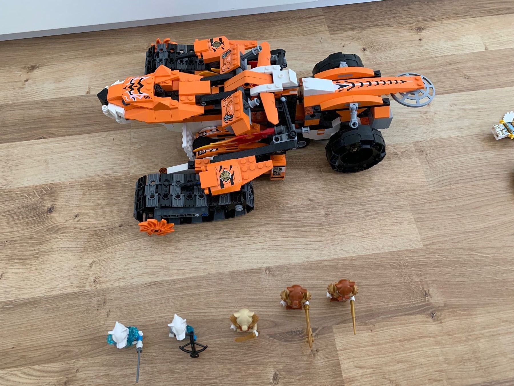 Lego Spielzeuge: Lego Chima, mobile Kommandozentrale der Tiger – Gebraucht aus Wettingen von  3