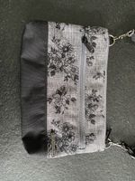 Schicke Umhängetasche mit Blumenmuster, neuwertig!
