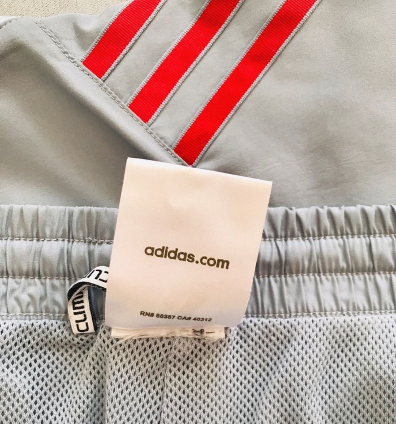 Adidas Hosen: Adidas – Neu (gemäss Beschreibung) aus Tagelswangen von fireiceprincess 5