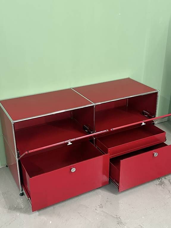 Kommoden: USM Haller Sideboard rubinrot. – Gebraucht aus Glattbrugg von q-aderdesign 1