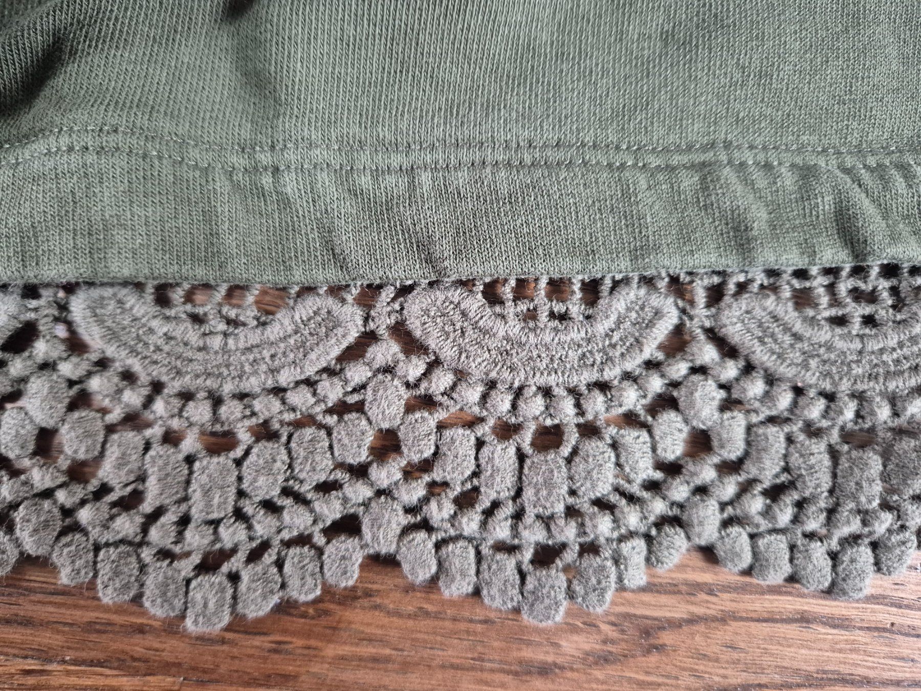 Maglioni & Felpe: Cropped hoody from About You size S – Usato da Zürich venduto da monadiederich 2