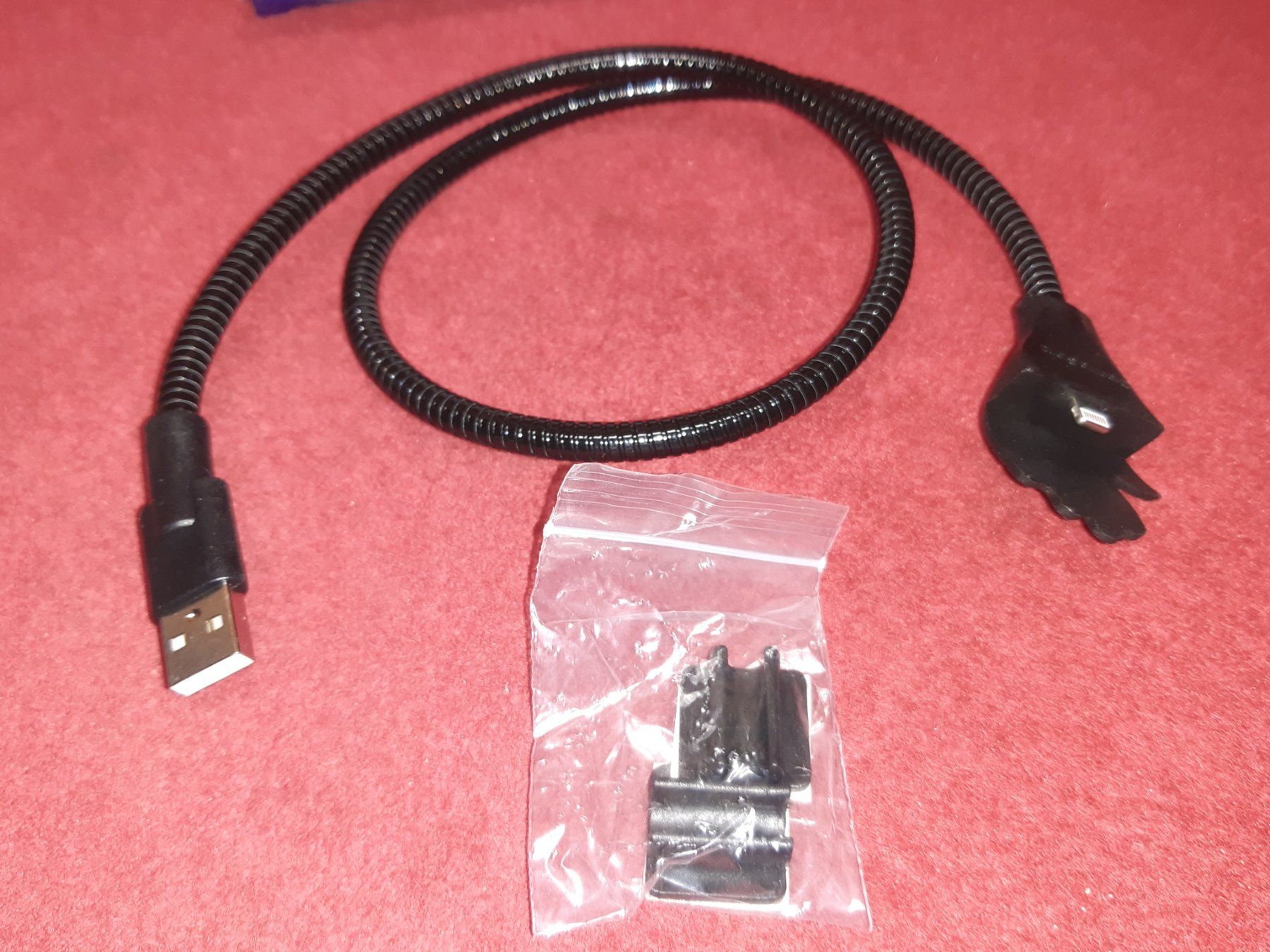 Staffe: Handyhalter USB, Ladekabel? Ab CHF 1.-!! – Usato da Lohn-Ammannsegg venduto da Molch7