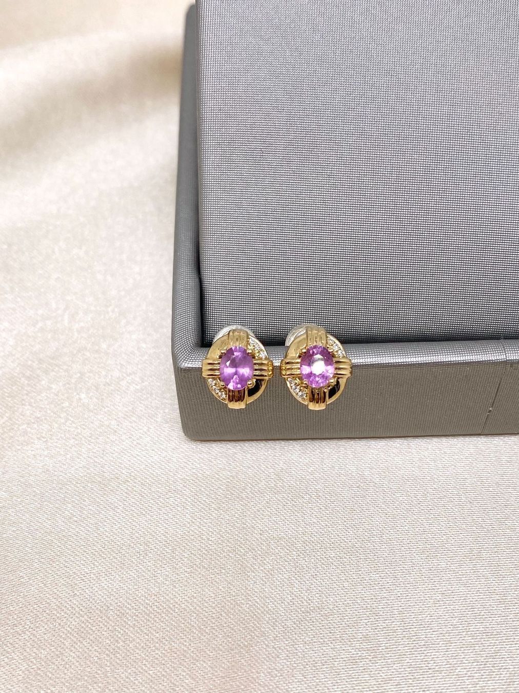 Orecchini pendenti & Orecchini a lobo: Saphir Ohrstecker /18k Gold/Diamanten – Nuovo e nell'imballaggio originale da Sarnen venduto da Yingsperlen1 1