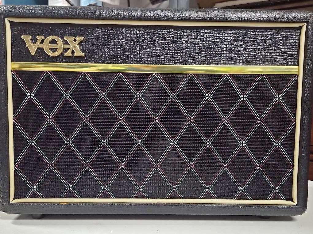 Vox Amplificatori: Vox Pathfinder 10 Bass Combo – Usato da Geneve venduto da AlbertFink74