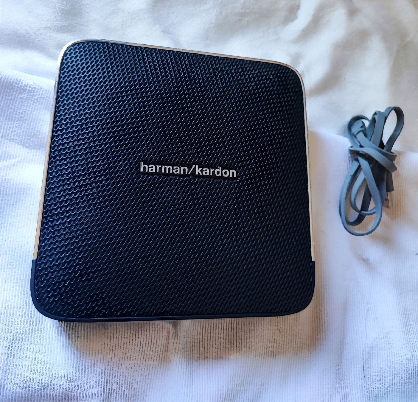 Harman-Kardon Casse acustiche: Harman Kardon Esquire tragbarer Bluetooth-Lautsprecher  – Usato da Zollikofen venduto da zar_j67f
