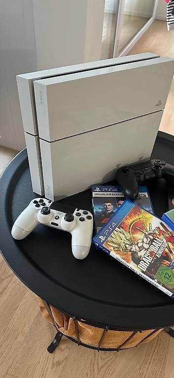 Console: Verkaufe neuwertige PS4 – Usato da Rheinfelden venduto da ole_w5qk