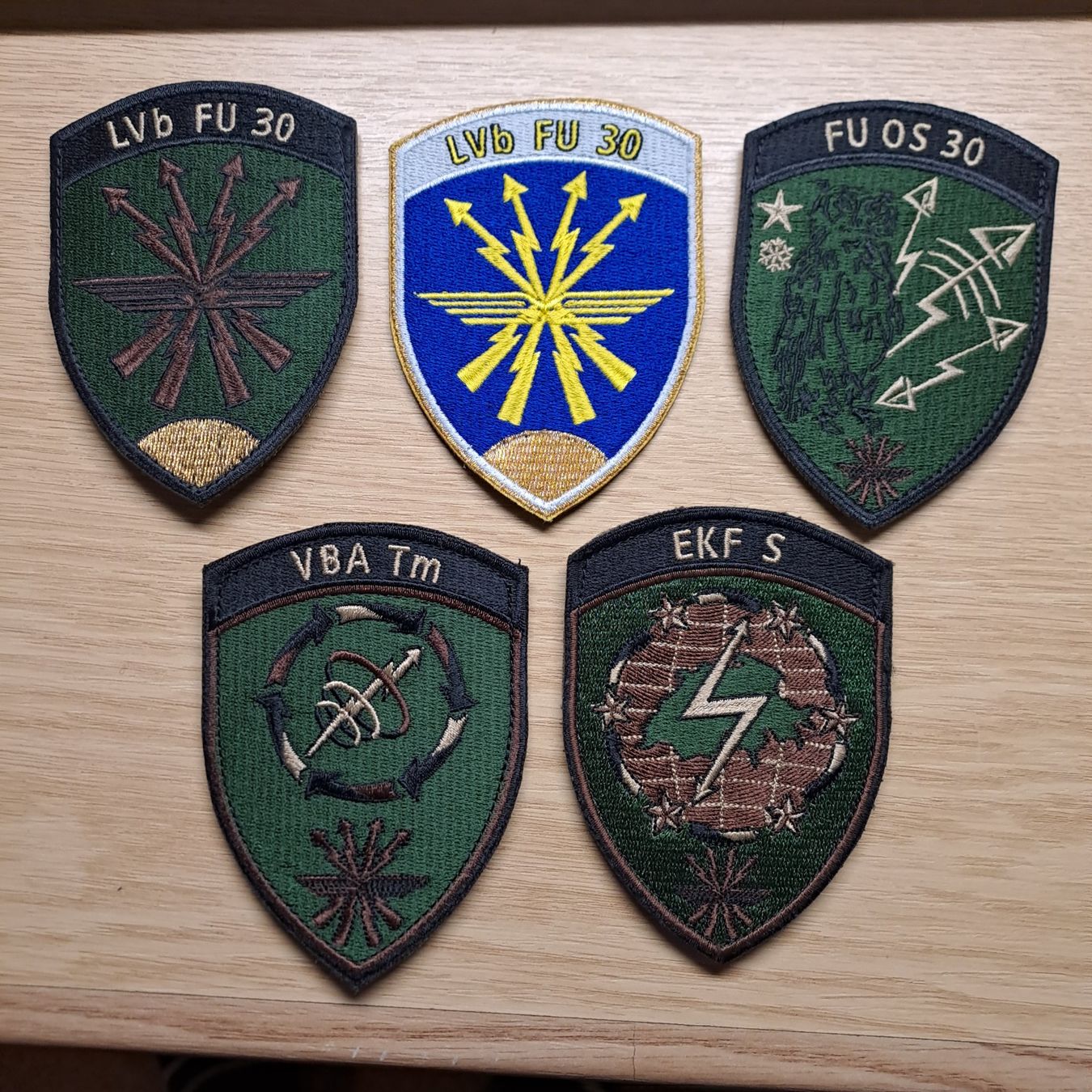 Schweizer Armee Placchette & Badge: LVb FU 30 – Nuovo (secondo la descrizione) da Gipf-Oberfrick venduto da Mig_29