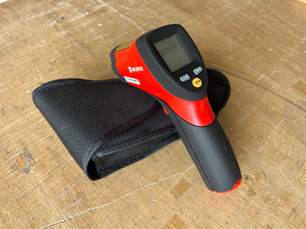 Digitales Infrarot-Thermometer – -50 Bis 880 °C, 4-stelliges Display, 12:1 Optik, Inkl. Tasche