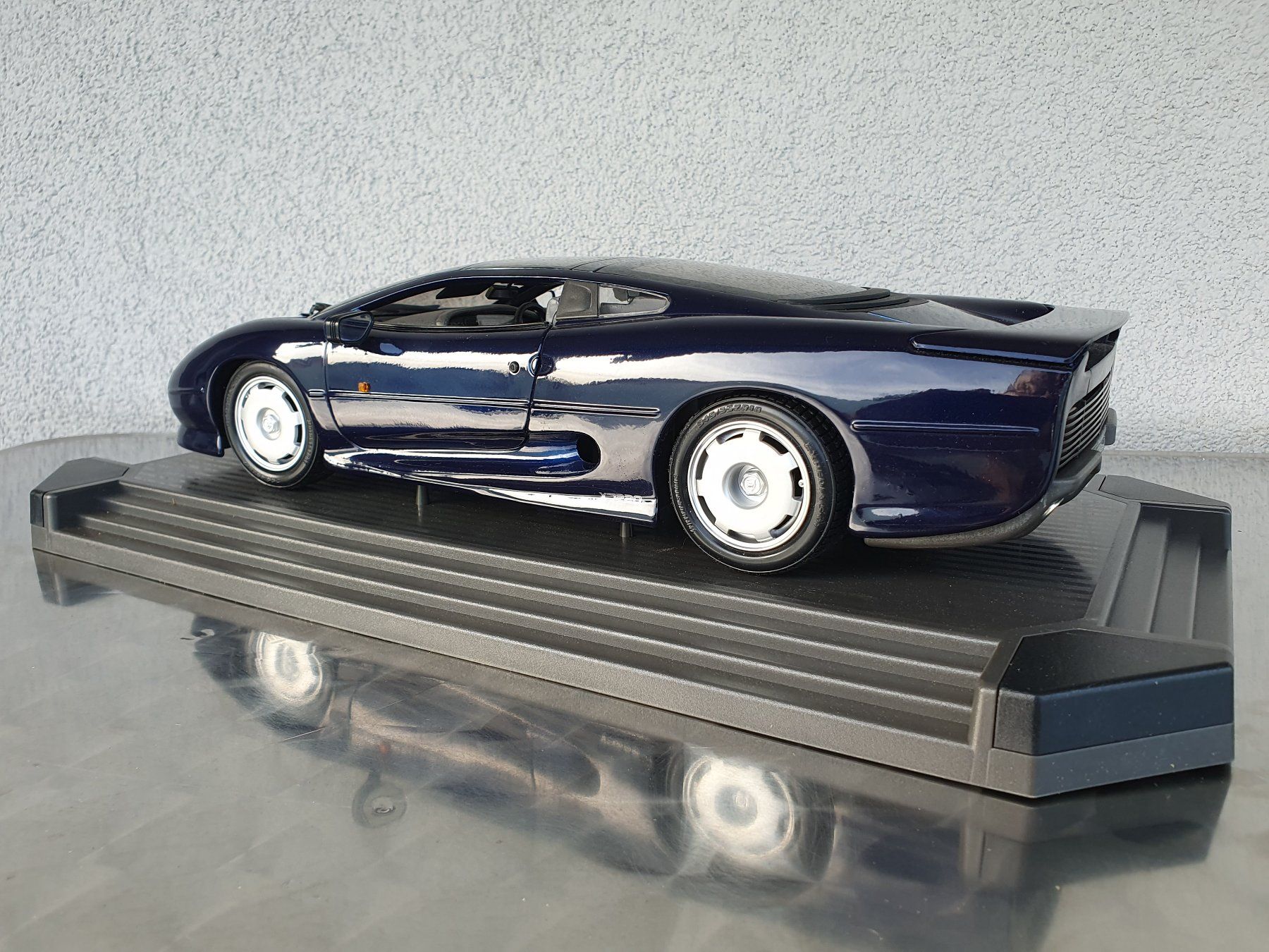 Maisto Modellautos: Jaguar XJ 220 1:12 – Neu und originalverpackt aus Studen BE von kissyves05 2