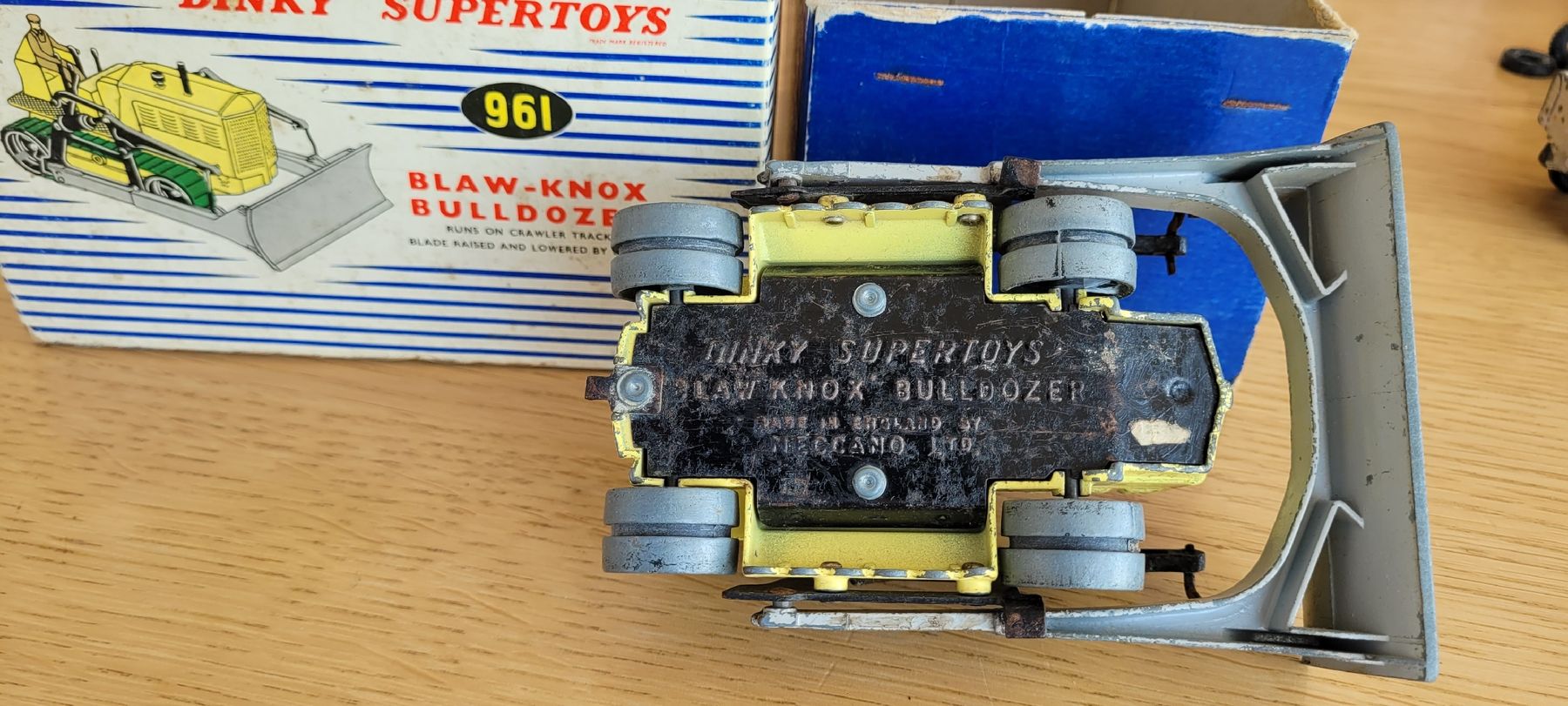 Dinky Toys Giocattoli: Dinky Toy Bulldozer 961 – Usato da Seewil venduto da Seller512 1