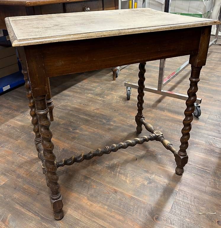 Tables: Antiker Beistelltisch – D'occasion à Staffelbach par Mart83