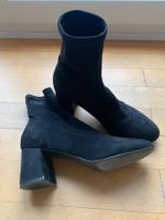 Schwarze Stiefeletten / Absatzstiefel