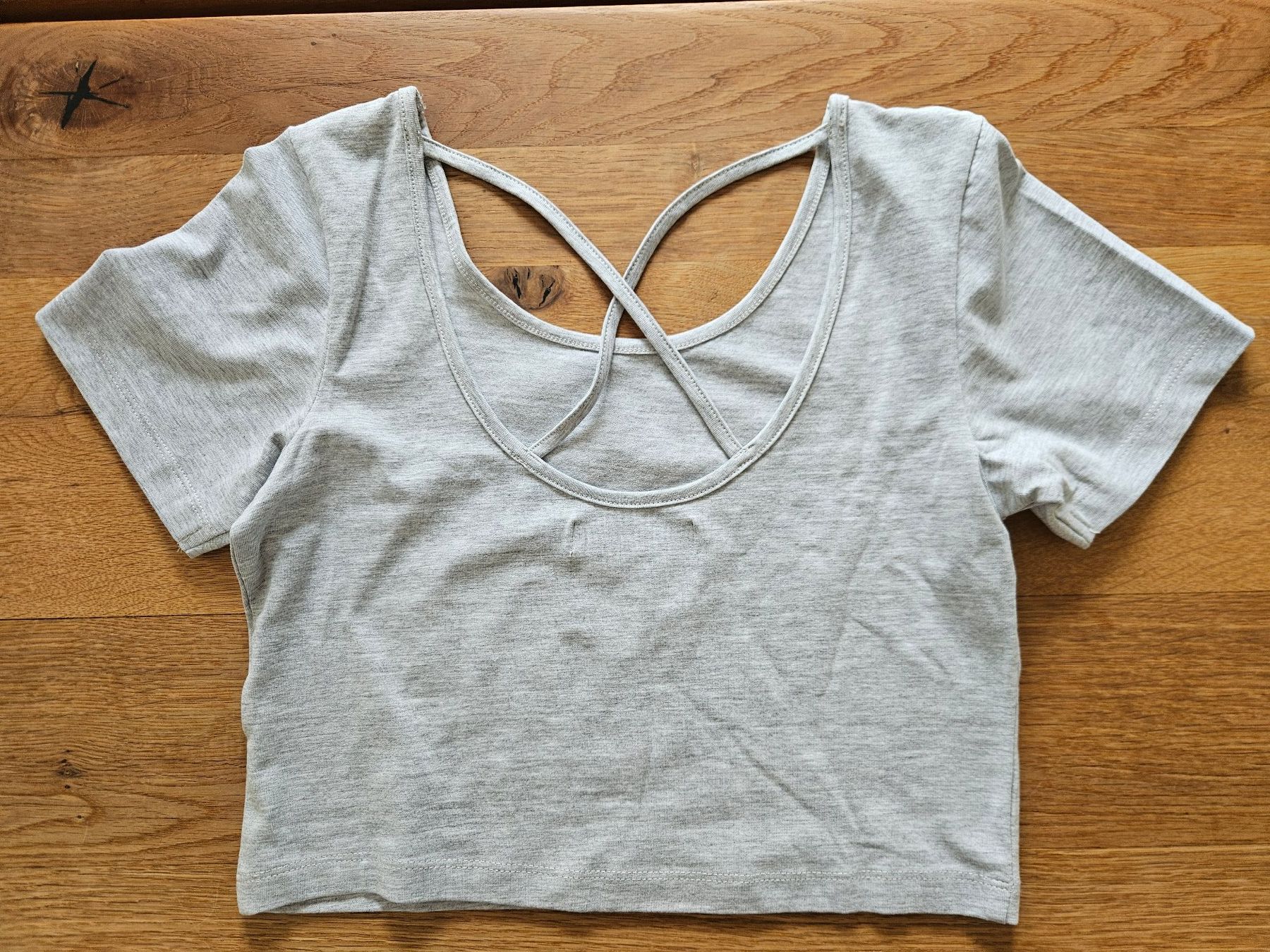 T-Shirts: Damen Cropped Shirt grau Grösse S – Neu (gemäss Beschreibung) aus Liestal von corneb