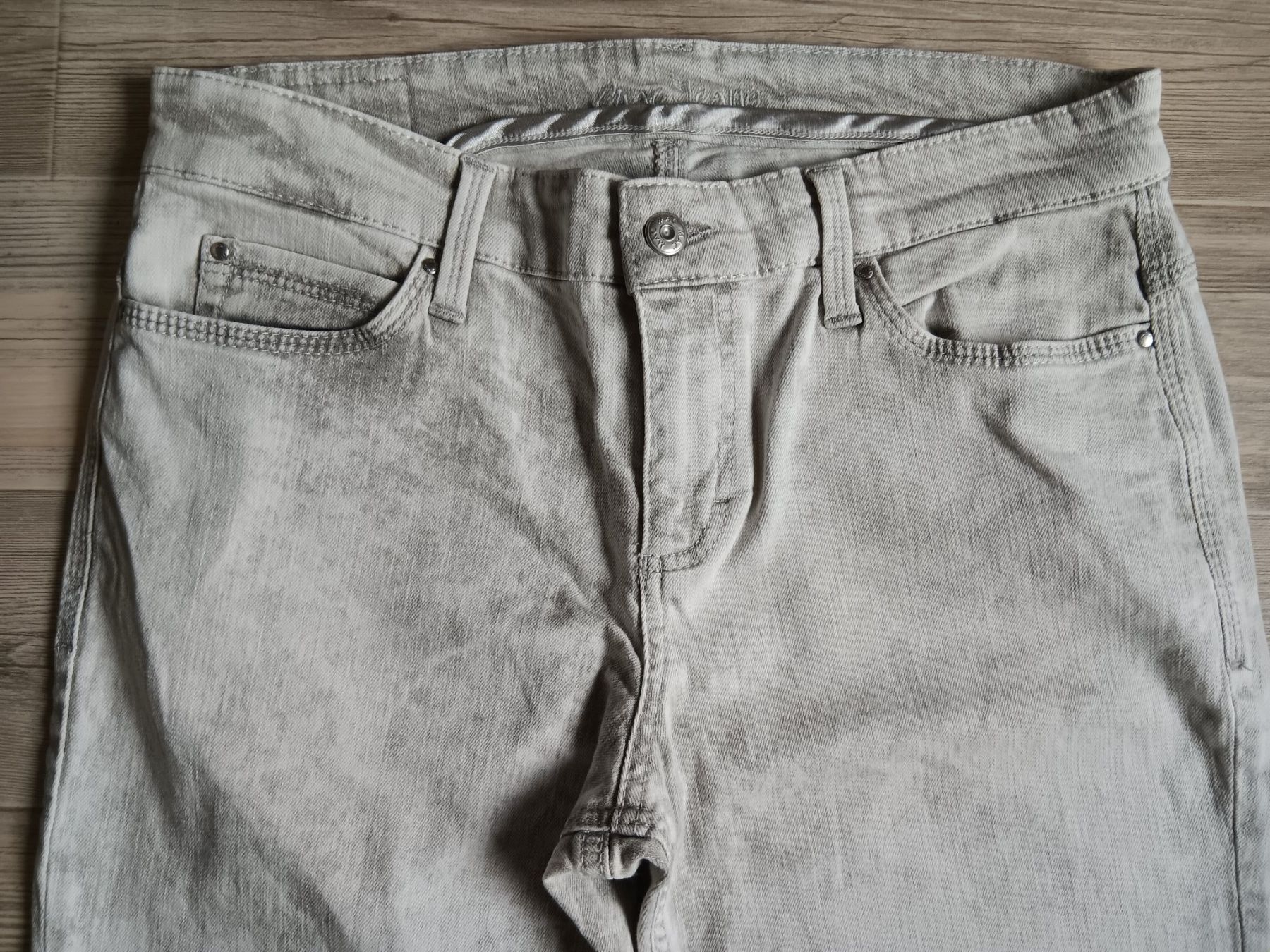 Jeans: MAC Jeans CARRIE PIPE taille / Grosse 38 – Usato da Cossonay-ville venduto da Super-Price-Quality 1