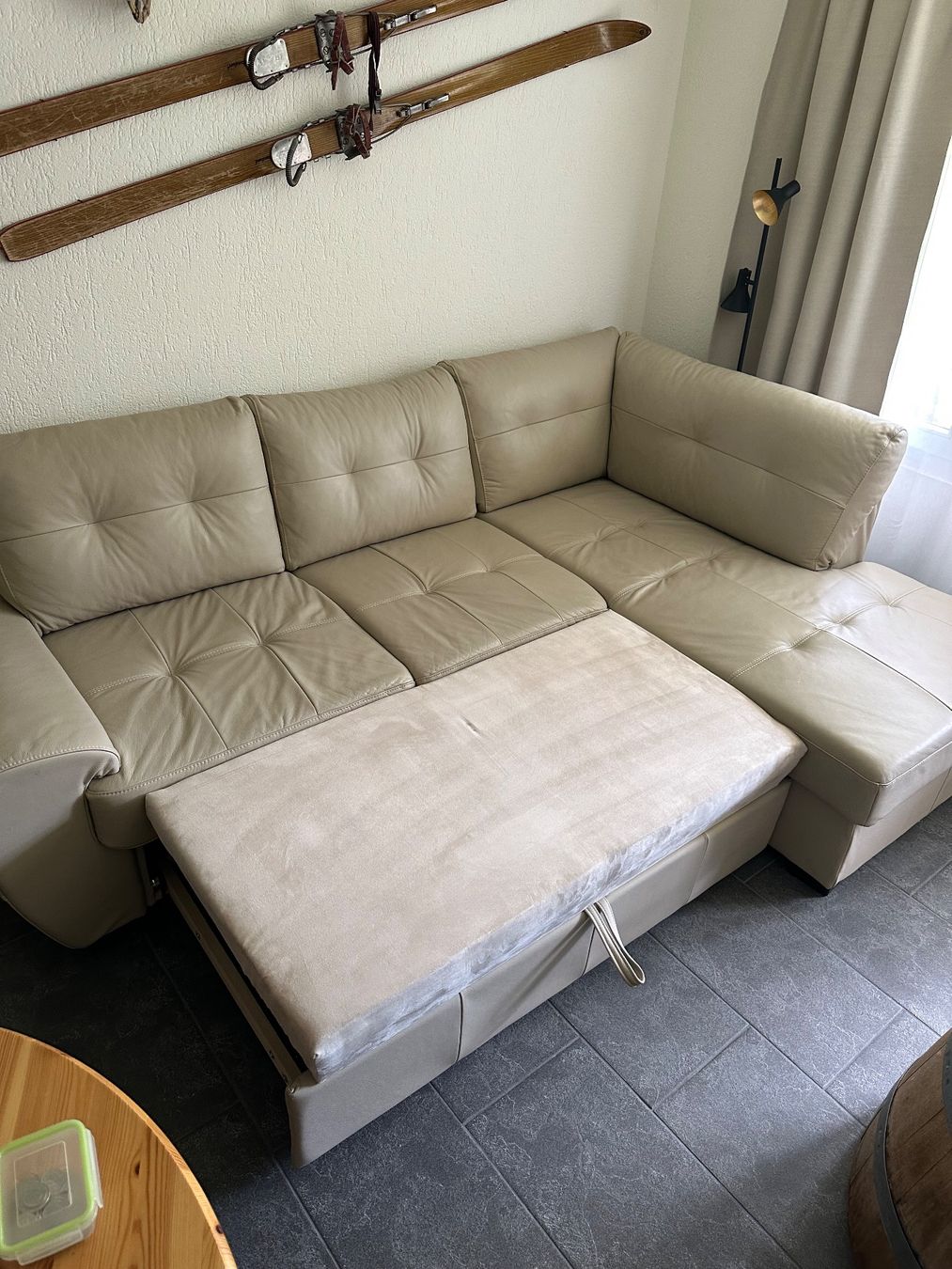 Sofas: Echtleder Ecksofa (Bettfunktion & Stauraum) – Gebraucht aus Davos Platz von isa_9vx8 1