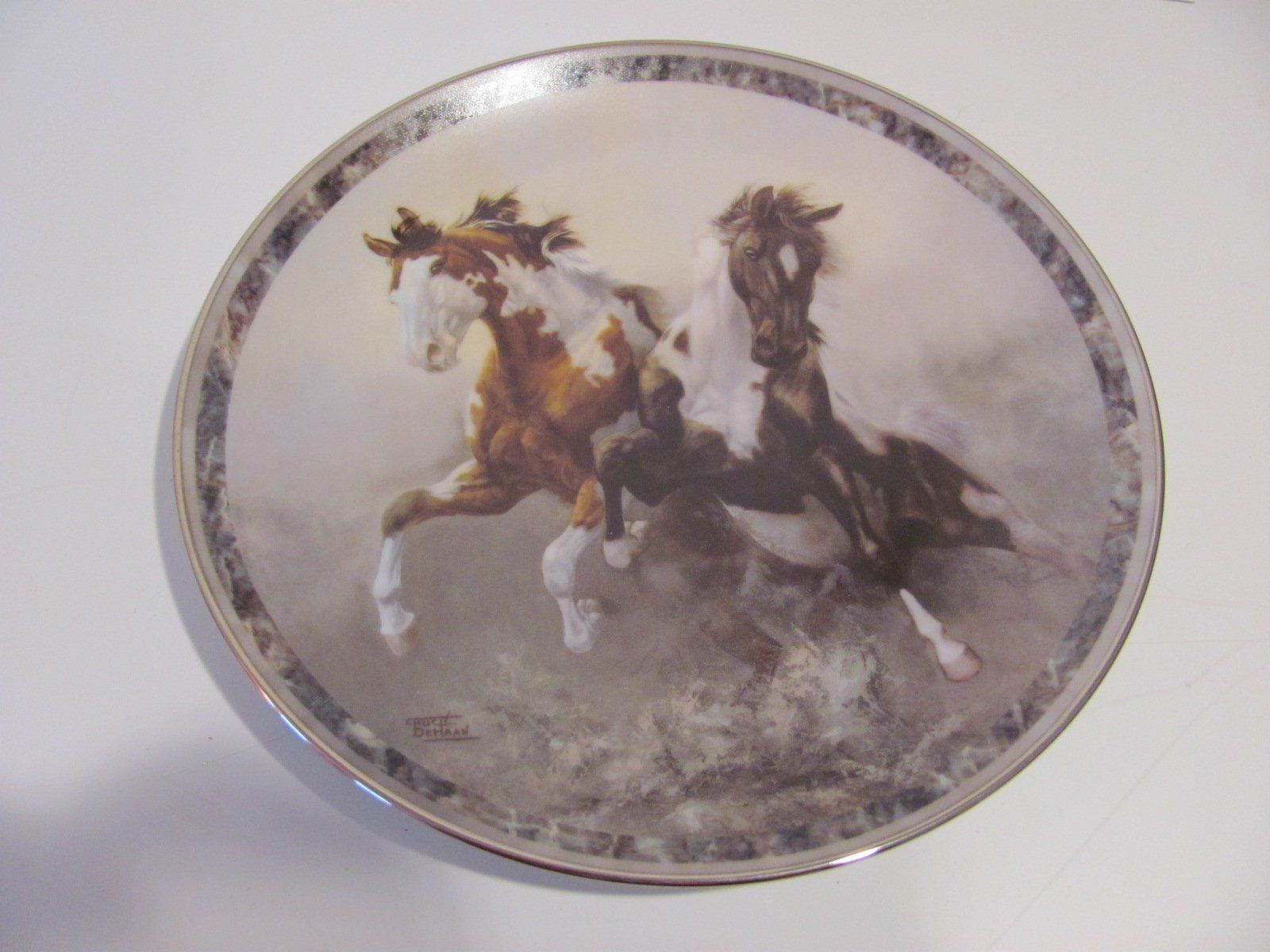 Piatti: Bradford Sammelteller "Thundering Hooves" – Nuovo e nell'imballaggio originale da Gümligen venduto da Fantapanda 1
