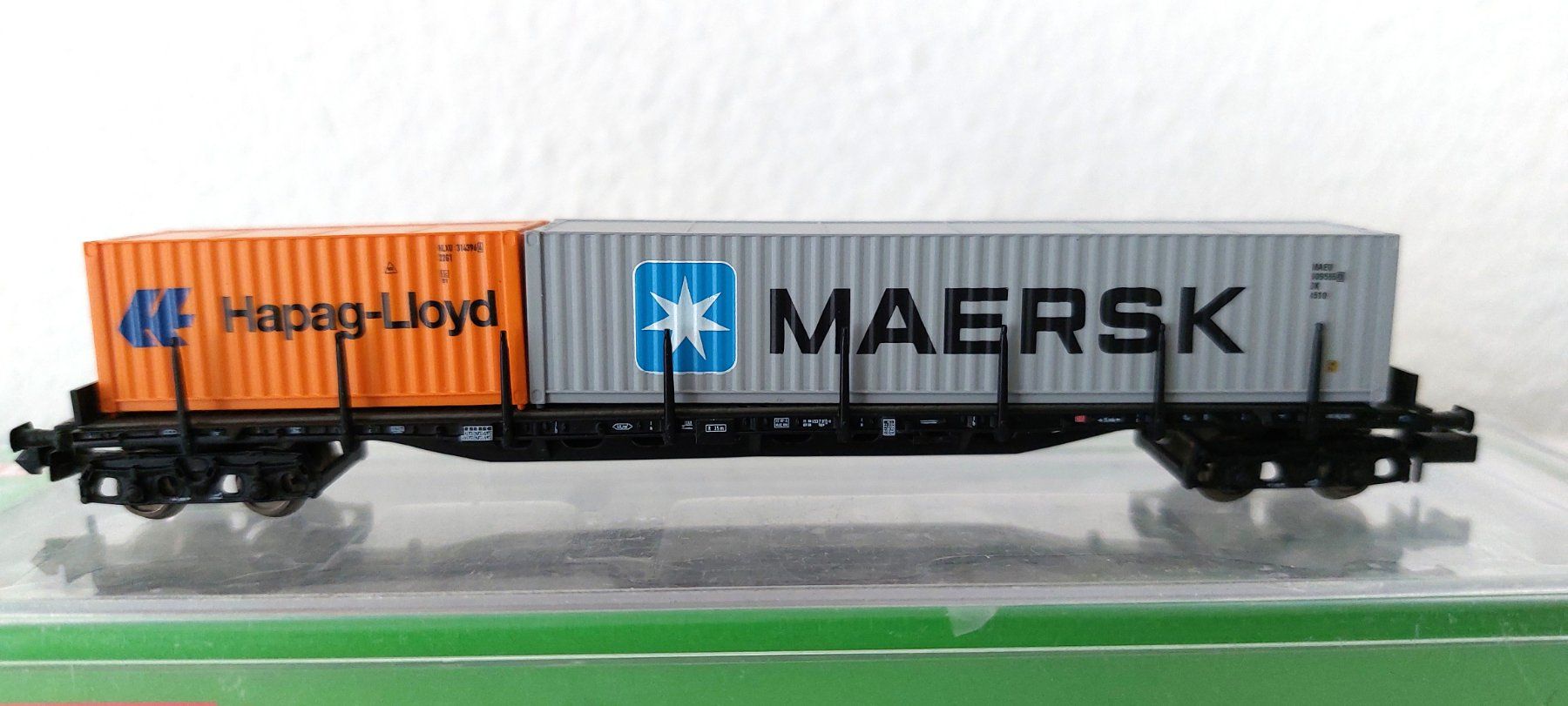 Arnold Modelleisenbahnen: Containertragwagen 716 der DB Hapag Lloyd + Maersk HN6118 – Neu und originalverpackt aus Biberist von Ntrains