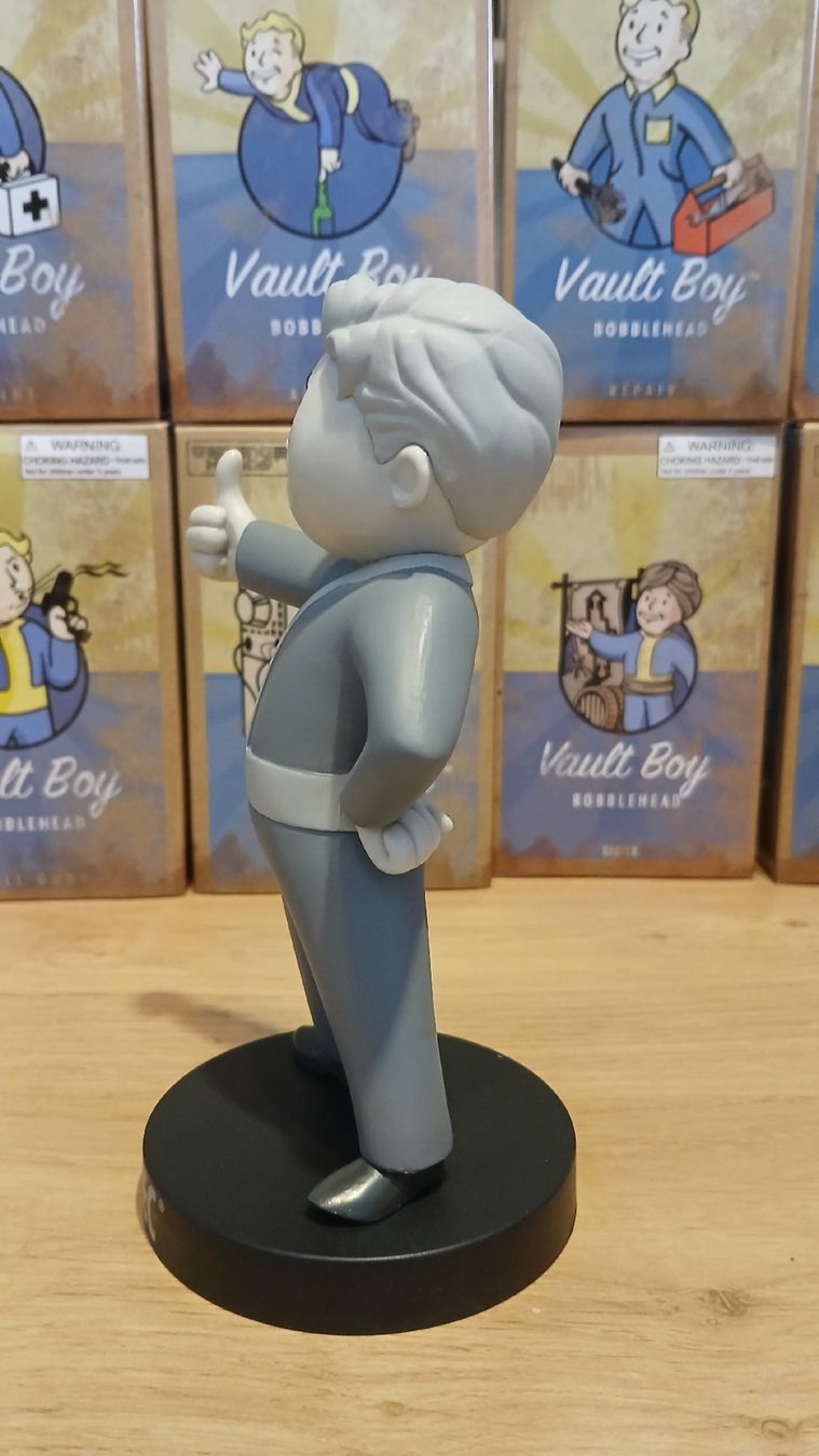 Funko Statuette: Funko Pop Fallout Vault Boy Grey – Usato da Fribourg venduto da vin_k8mx 4