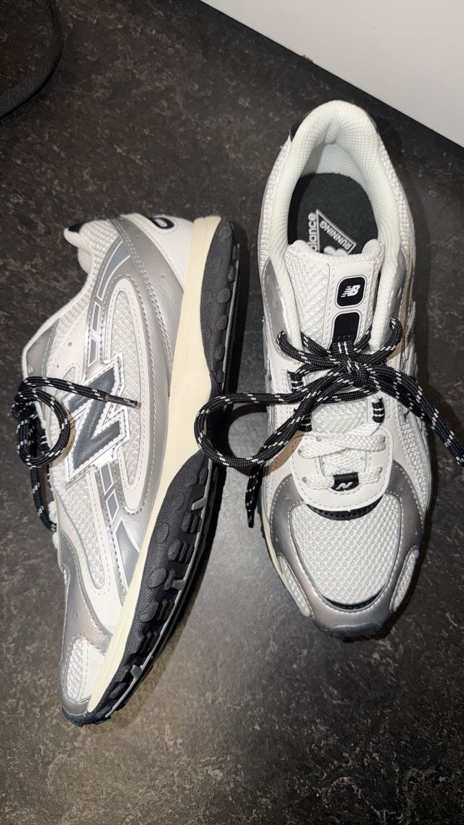 New Balance Scarpe da uomo: New Balance Sneaker Gr. 39.5, Neu – Nuovo (secondo la descrizione) da Bern venduto da sshueli 1
