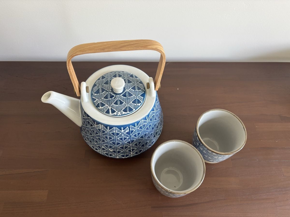 Services de table: Nature & Découvertes Tea Set: blue ceramic Teapot + 2 cups – Neuf (Voir description) à Zürich par cha_jz8q 1