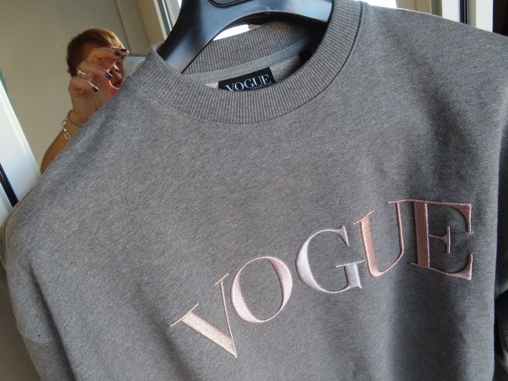 Wunderschne Vogue Pullover Sale Bild