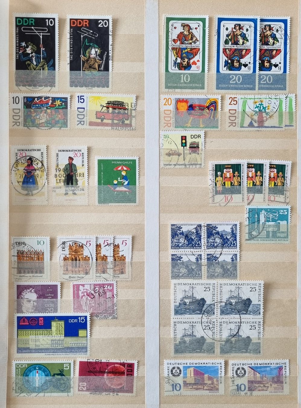 Tutti i francobolli: DDR Briefmarken Sammlung im Album – Usato da Thun venduto da yvonne.95 4