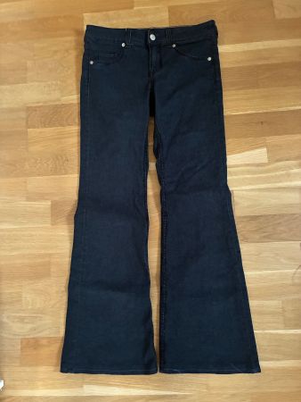 Damen Flared Jeans Low Waist dunkelblau Grösse 36