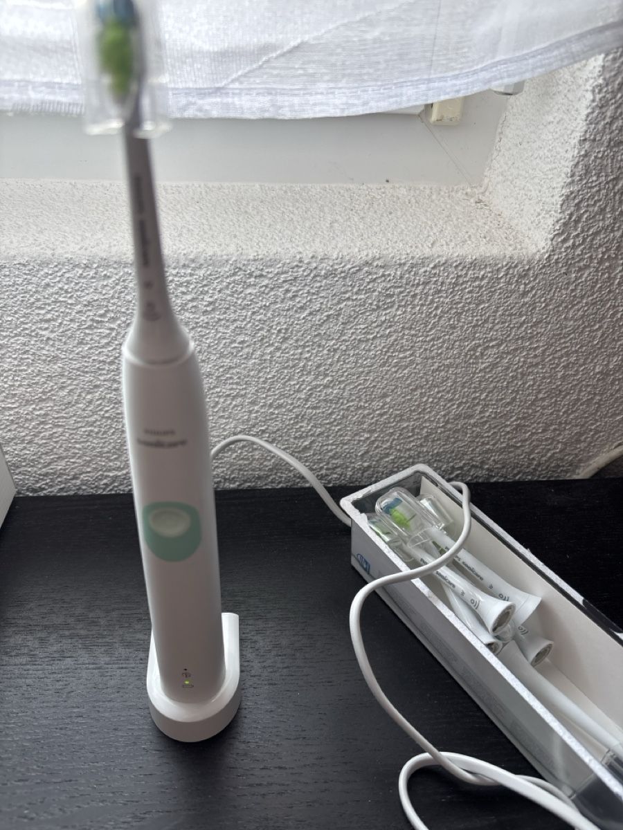 Philips Sonicare Zahnpflege: Philips Sonicare Elektrozahnbürste – Gebraucht aus Derendingen von Alina25252 1