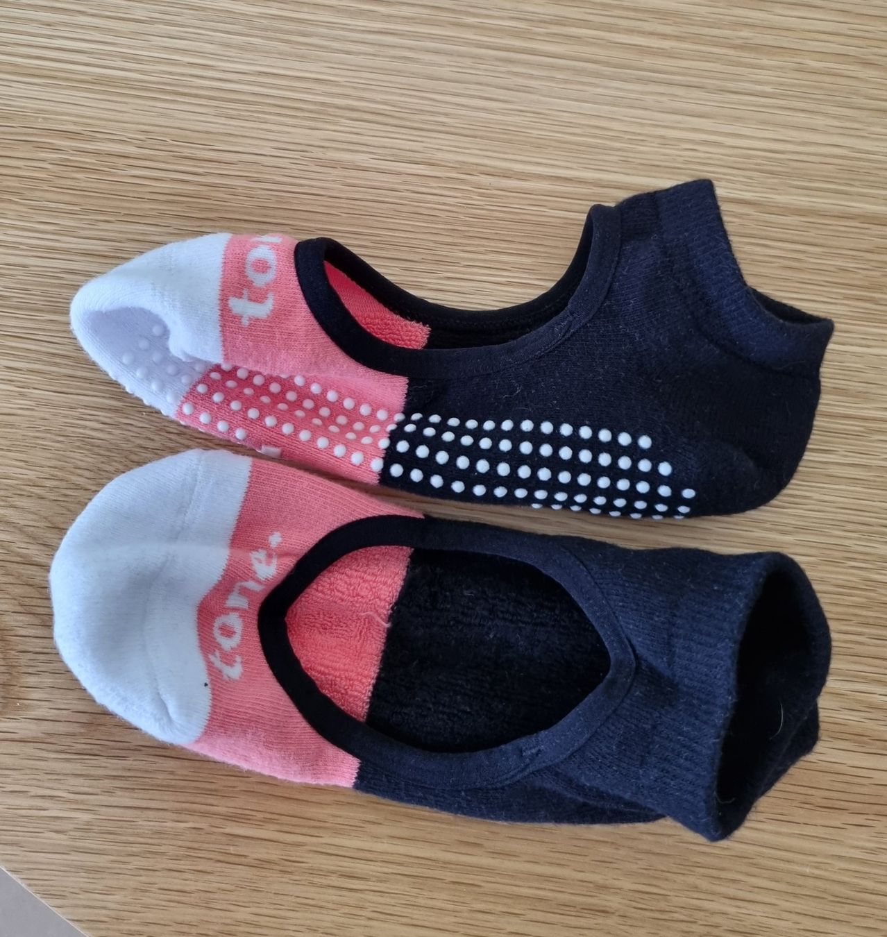 Calze: TONE Grip Socks / Pilates- oder Yoga-Socken, 1x getragen – Usato da Eglisau venduto da dmtdmt 1