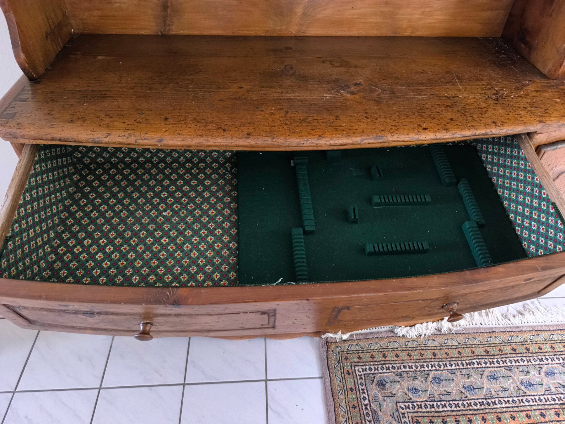 Büffets: Antikes Buffet Graubünden,/Schweiz, 18.Jdht – Gebraucht aus Riehen von tin_yx6j 5