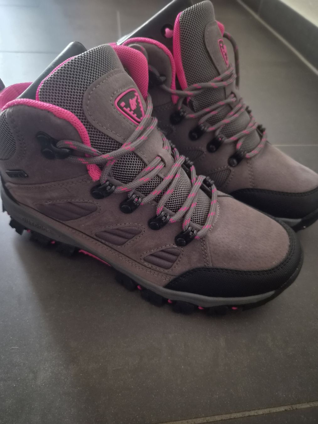 Scarpe da uomo: Wanderschuhe 38/39 Trekkingschuhe Wandern Schuh – Nuovo (secondo la descrizione) da Pratteln venduto da madi1990