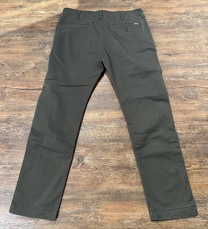 Levi's Pantalons: Levis Stoffhose Herren Gr. 34x32 – D'occasion à Frutigen par sal_9lqd 1