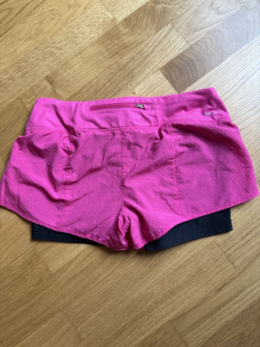 Nike Hosen: Nike Shorts Gr. M  – Gebraucht aus Zürich von Lenath22 3
